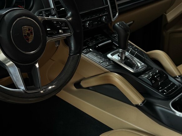 2015 Porsche Cayenne Diesel II Рестайлинг (958), коричневый, 4800000 рублей - вид 12