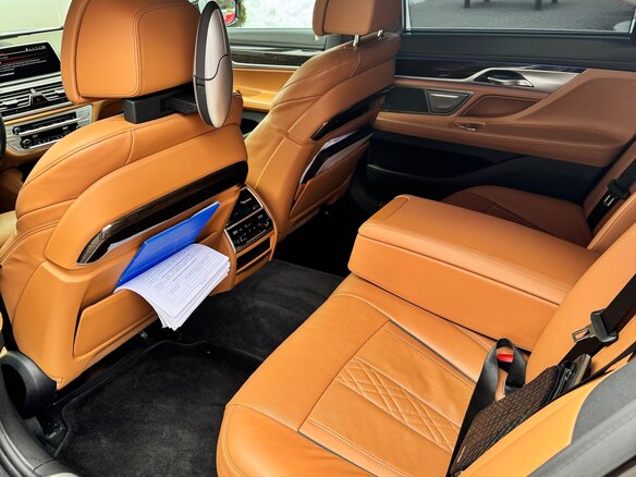 2019 BMW 7 серии Long 730Ld xDrive VI (G11/G12) Рестайлинг, серый, 5000000 рублей - вид 15