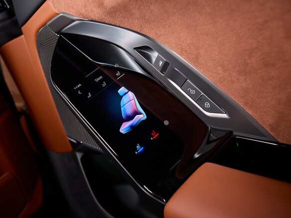 2026 BMW 7 серии 740 xDrive VII (G70) Рестайлинг, зелёный, 27790000 рублей - вид 36