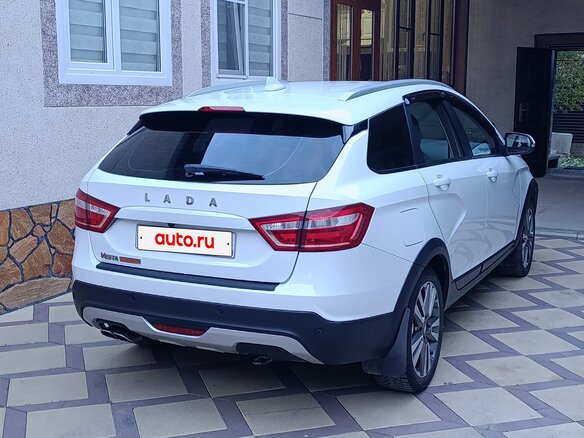 2019 Lada (ВАЗ) Vesta SW Cross I, белый, 1000000 рублей - вид 2