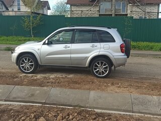 2005 Toyota RAV4 II (XA20) Рестайлинг, серебристый, 950000 рублей, вид 4