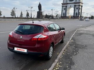 2011 Renault Megane III, красный, 575000 рублей, вид 4
