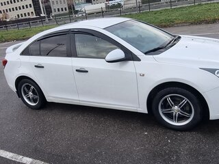 2011 Chevrolet Cruze I, белый, 700000 рублей, вид 4