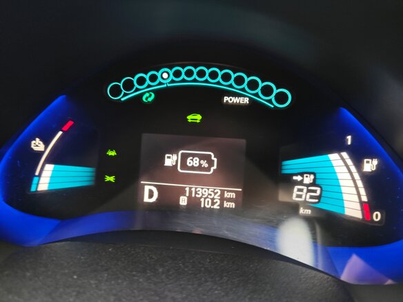 2016 Nissan Leaf 30kWh I (ZE0/AZE0), чёрный, 1139000 рублей - вид 9