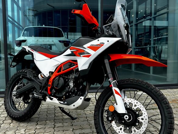 2025 KTM 390 Adventure R, белый, 889000 рублей - вид 1
