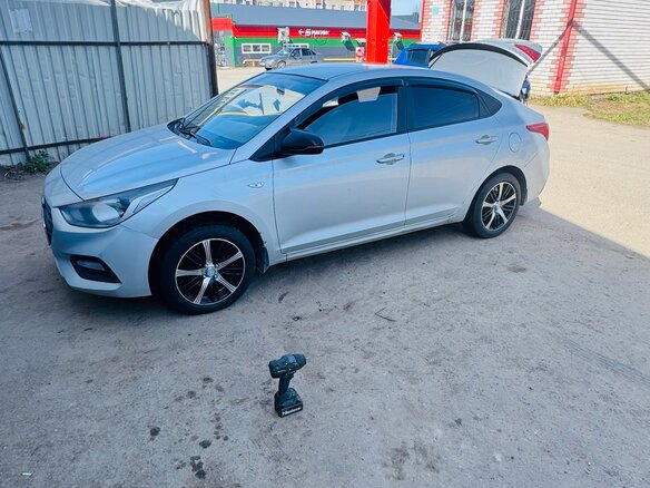 2017 Hyundai Solaris II, серебристый, 965000 рублей - вид 15