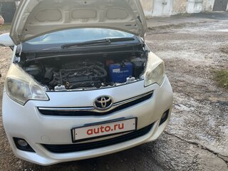 2011 Toyota Ractis II, белый, 990000 рублей, вид 1