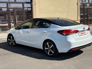 2017 Kia Cerato III Рестайлинг (Classic), белый, 1390000 рублей, вид 2