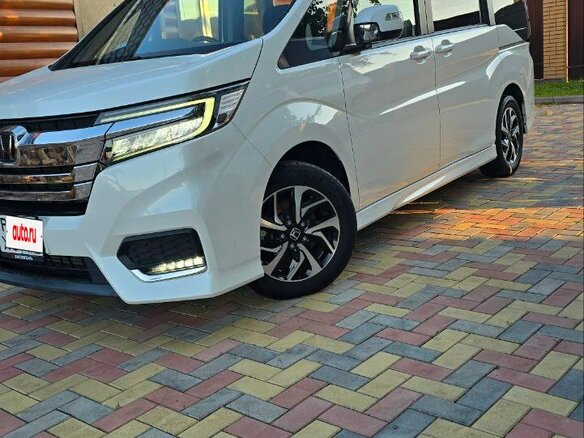 2020 Honda Stepwgn Spada V Рестайлинг, белый, 2699000 рублей - вид 1