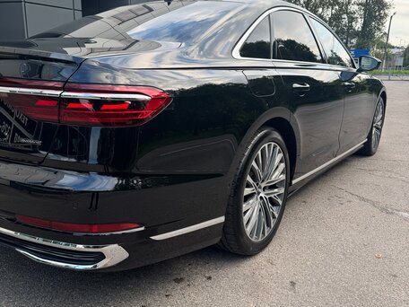 2022 Audi A8 55 TFSI IV (D5) Рестайлинг, чёрный, 7200000 рублей, вид 4