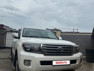 2012 Toyota Land Cruiser 200 Series Рестайлинг 1, белый, 3700000 рублей, вид 4