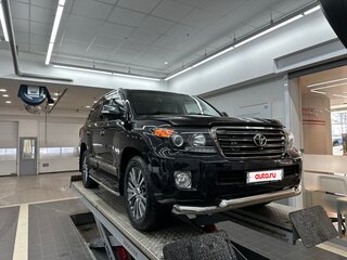 2014 Toyota Land Cruiser 200 Series Рестайлинг 1, чёрный, 3950000 рублей, вид 1