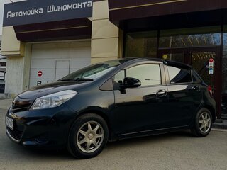 2012 Toyota Vitz III (XP130), чёрный, 700000 рублей, вид 4