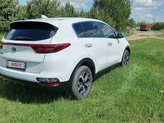 2020 Kia Sportage IV Рестайлинг, белый, 2000000 рублей, вид 4