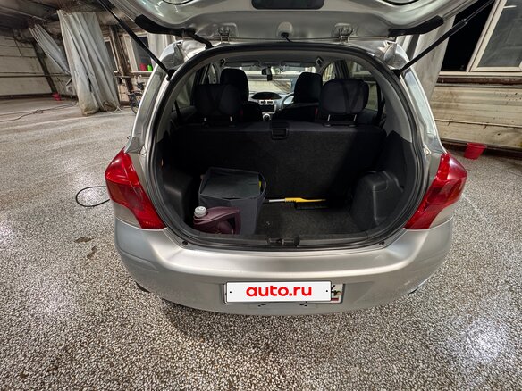 2010 Toyota Vitz II (XP90), серебристый, 515000 рублей - вид 8