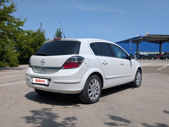 2012 Opel Astra H Рестайлинг, белый, 510000 рублей - вид 4