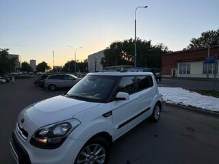 2013 Kia Soul I Рестайлинг, белый, 1050000 рублей, вид 1