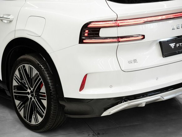 2026 Zeekr 8X 70 kWh, белый, 11994000 рублей - вид 16
