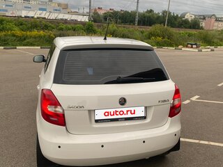 2013 Skoda Fabia II Рестайлинг, белый, 850000 рублей, вид 4