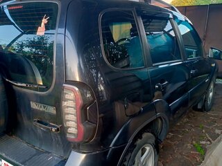 2013 Chevrolet Niva I Рестайлинг, чёрный, 650000 рублей, вид 4
