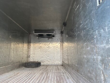 1998 Toyota Dyna, белый, 750000 рублей, вид 1