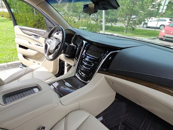 2018 Cadillac Escalade IV, синий, 6000000 рублей - вид 5