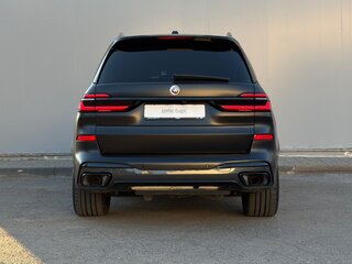 2023 BMW X7 40d I (G07) Рестайлинг, чёрный, 14300000 рублей, вид 5