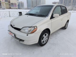 2002 Toyota Platz, белый, 465000 рублей, вид 1