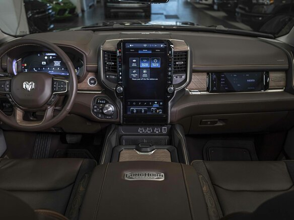2026 Ram 1500 Crew Cab V Рестайлинг, синий, 9590000 рублей - вид 25