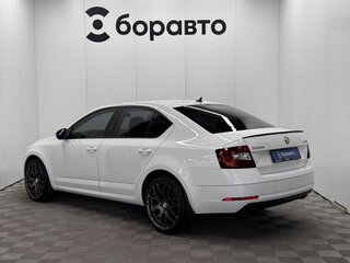 2017 Skoda Octavia III (A7) Рестайлинг, белый, 1480000 рублей, вид 3