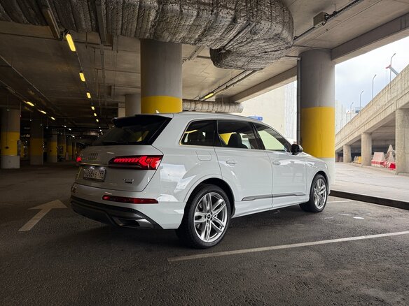 2021 Audi Q7 45 TDI II (4M) Рестайлинг, белый, 9900000 рублей - вид 3