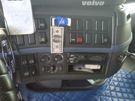 2008 Volvo FH, синий, 5500000 рублей, вид 2