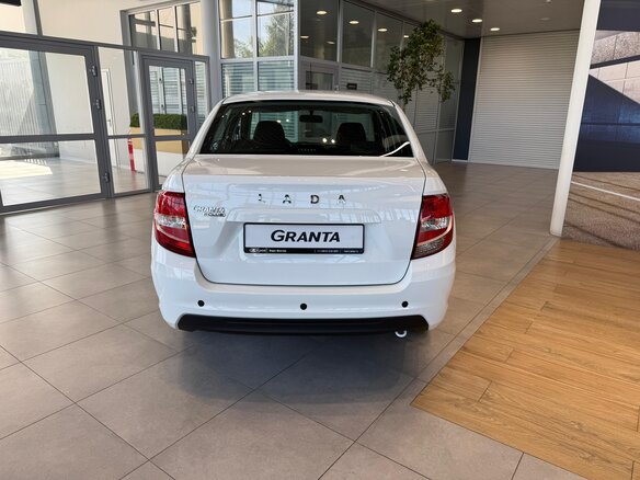 2025 Lada (ВАЗ) Granta I Рестайлинг, белый, 1260000 рублей - вид 5