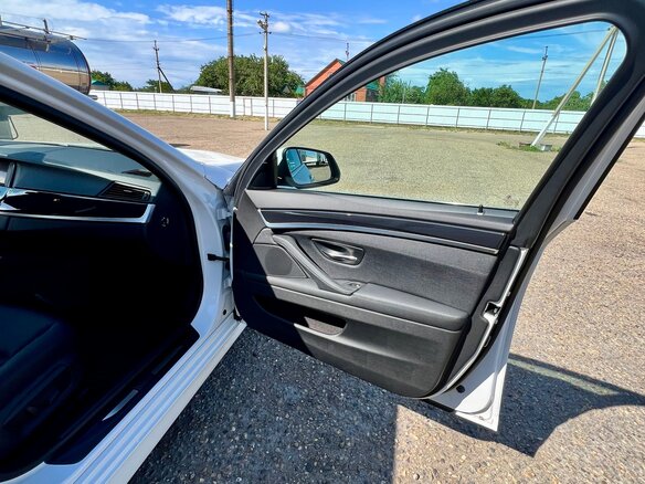 2014 BMW 5 серии 520i VI (F10/F11/F07) Рестайлинг, белый, 4100000 рублей - вид 16