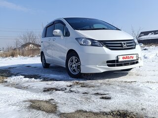 2014 Honda Freed I Рестайлинг, белый, 1495000 рублей, вид 3