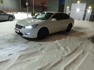 2013 Honda Accord IX, белый, 1750000 рублей, вид 4