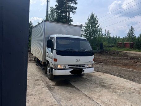 1996 Toyota Dyna, белый, 1700000 рублей, вид 3