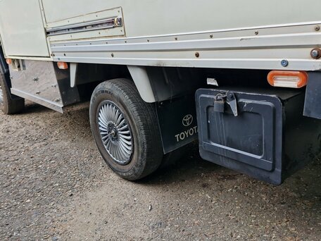 2001 Toyota Dyna, белый, 850000 рублей, вид 5