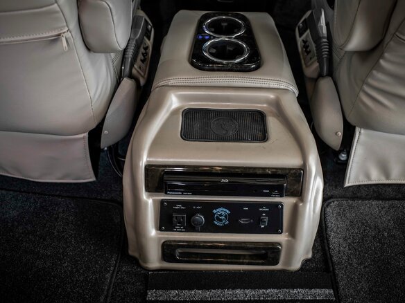 2024 GMC Savana I Рестайлинг, чёрный, 14999999 рублей - вид 28