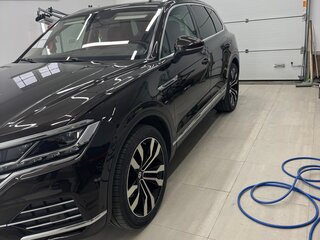 2019 Volkswagen Touareg III, коричневый, 3999999 рублей, вид 2