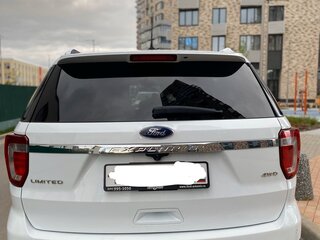 2017 Ford Explorer V Рестайлинг, белый, 2500000 рублей, вид 3