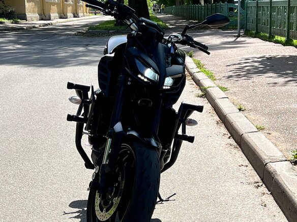 2017 Yamaha MT-09 (FZ-09), чёрный, 800000 рублей - вид 9