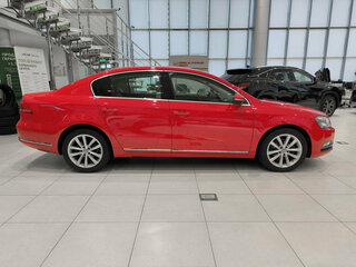 2013 Volkswagen Passat B7, красный, 1099000 рублей, вид 4