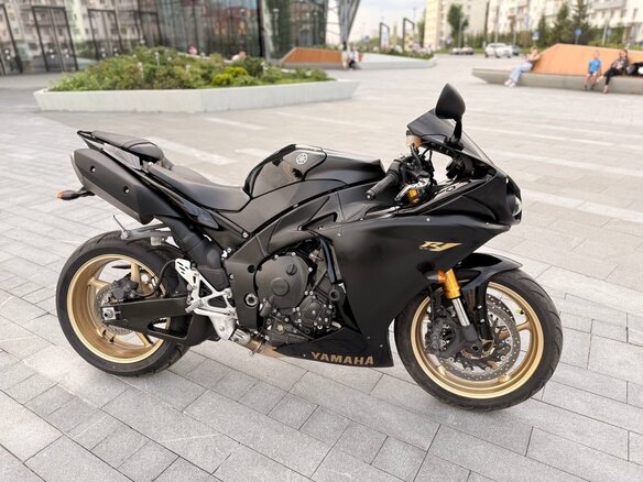 2009 Yamaha YZF-R1, чёрный, 850000 рублей