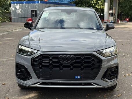 2025 Audi Q5 45 TFSI II (FY) Рестайлинг, серый, 5649000 рублей, вид 2