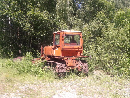 2004 ВгТЗ ДТ-75/ДЗ-42, красный, 325000 рублей, вид 2