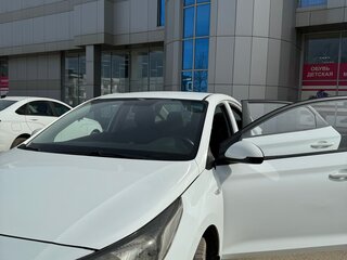 2019 Hyundai Solaris II, белый, 1220000 рублей, вид 1