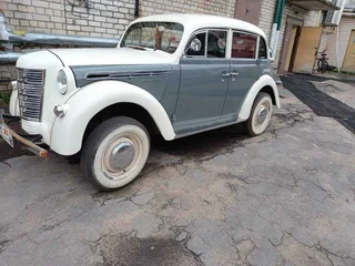 1956 Москвич 401-420, бежевый, 700000 рублей, вид 1
