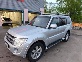 2011 Mitsubishi Pajero IV, серебристый, 2000000 рублей, вид 2