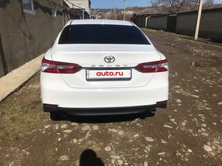 2018 Toyota Camry VIII (XV70), белый, 2150000 рублей, вид 3